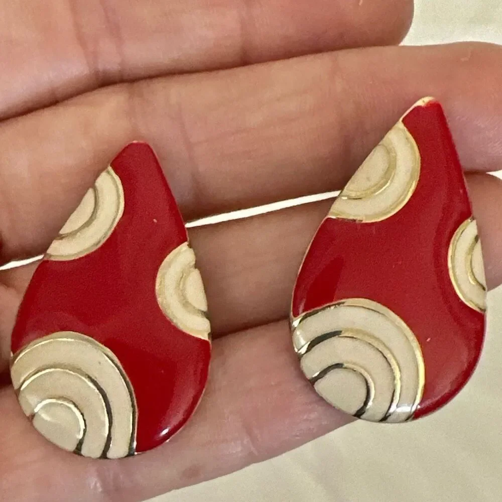 Red cream and gold tone teardrop post earrings
